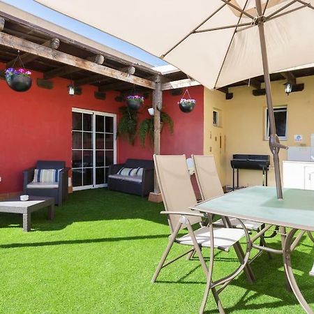 Villa Blanca Tenerife - Private Rooms - Terrace And Bbq, 5 Minutes From The Beach And Airport San Isidro  Exterior foto